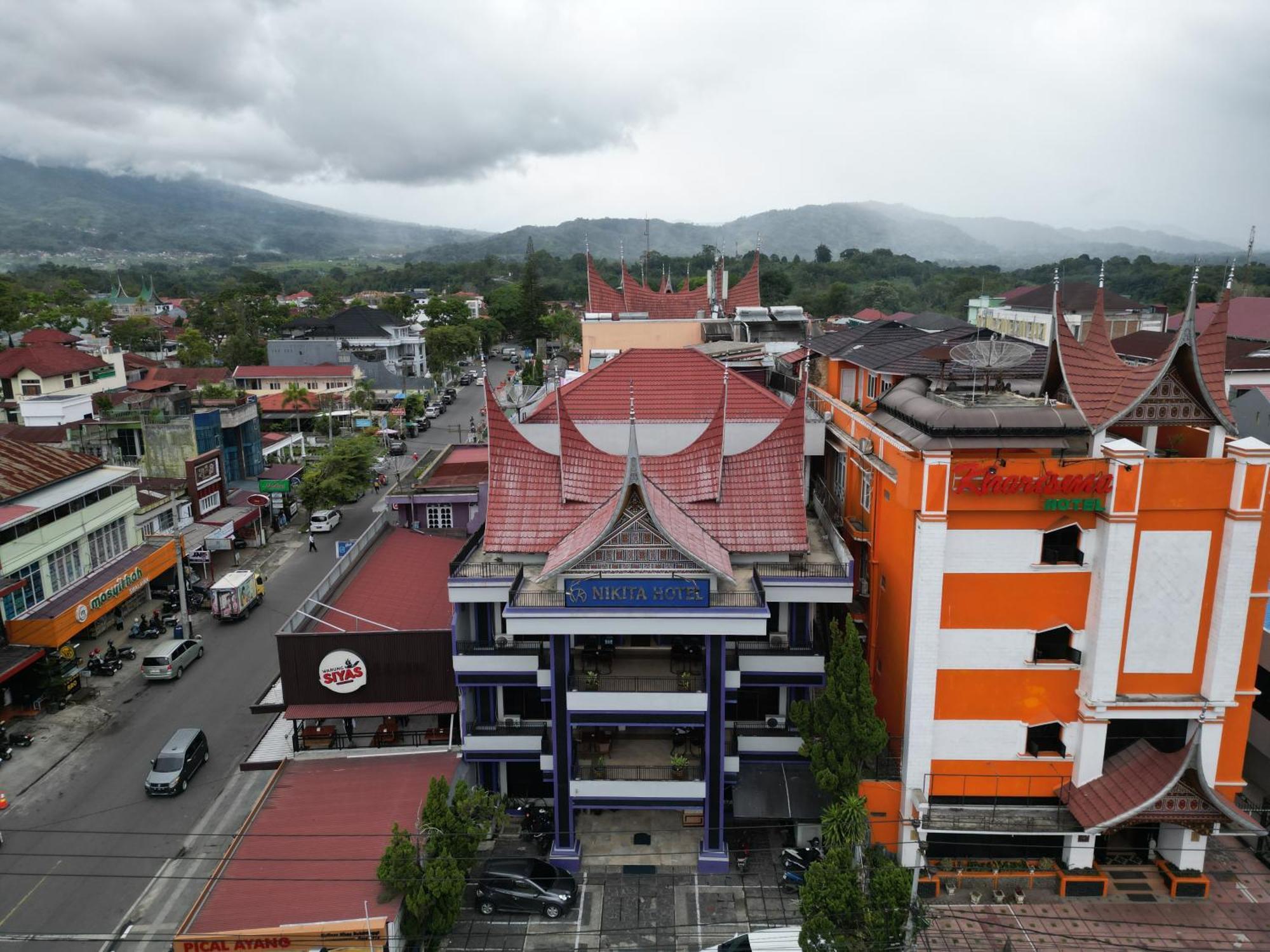 Nikita Hotel Bukittinggi Ngoại thất bức ảnh